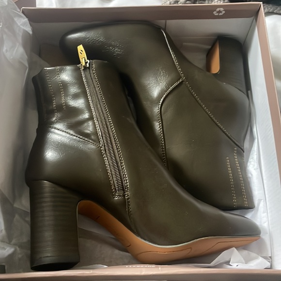Franco Sarto olive ankle booties - Picture 2 of 6